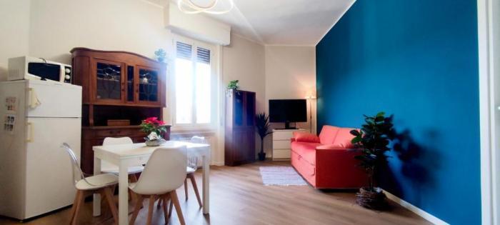 2 Bedroom Gem Near Milano Centrale Fast Wi Fi Kademy House Room photo