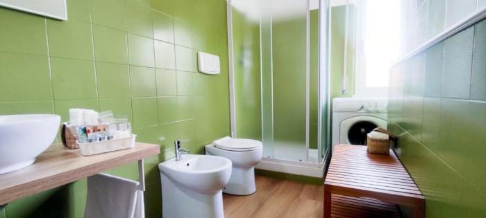 2 Bedroom Gem Near Milano Centrale Fast Wi Fi Kademy House Room photo