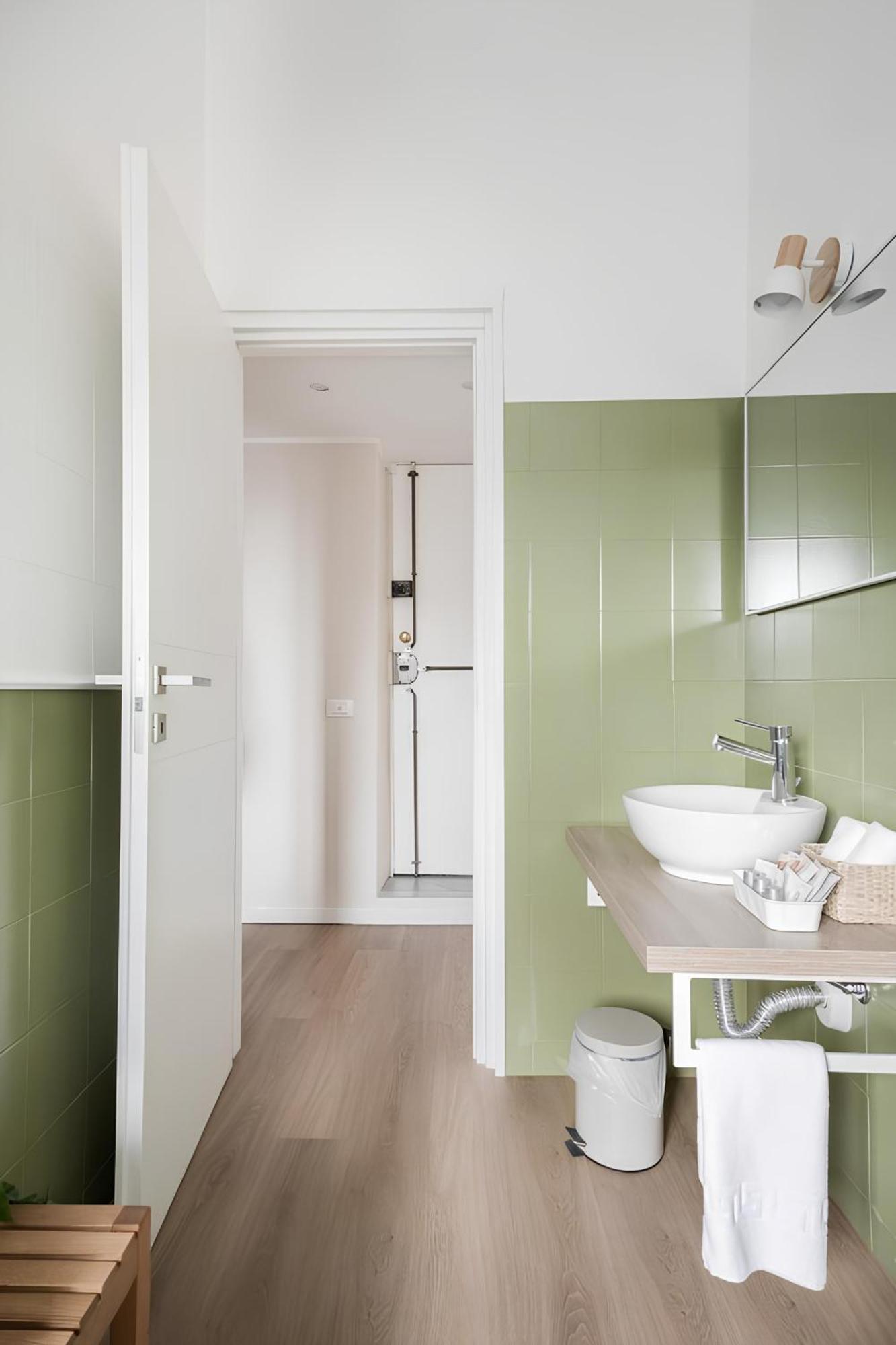 2 Bedroom Gem Near Milano Centrale Fast Wi Fi Kademy House Exterior photo